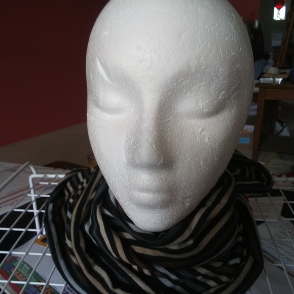 Rabbit Fur attachable Collar $28 . sz + free scarf or hat  Item. ( - Picture 9 of 9